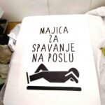 Majica za spavanje na poslu