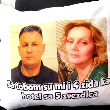 Sa tobom su mi i 4 zida