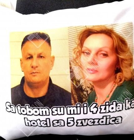 Sa tobom su mi i 4 zida