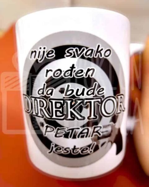 Direktor V2 – Šolja sa natpisom