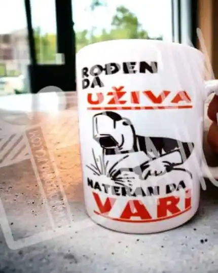 Rodjen da uziva nateran da vari