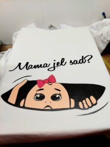 Mama jel sad? Devojcica