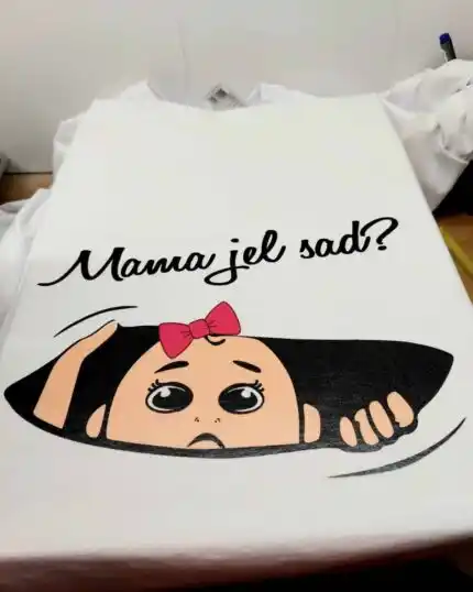 Mama jel sad? Devojcica