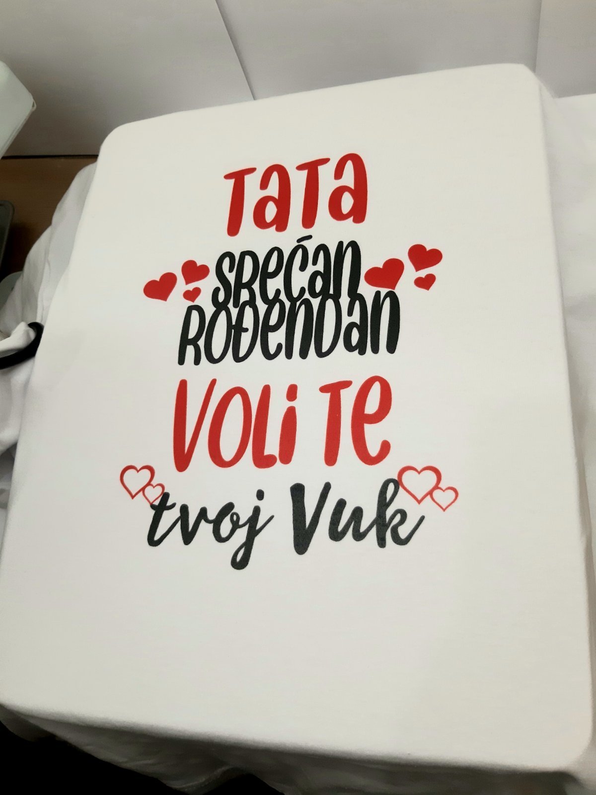 IMG-4e13b1b093003a891bfdac24154fb4c8-V.jpg Tata srecan rodjendan voli te Vuk - Слика 1