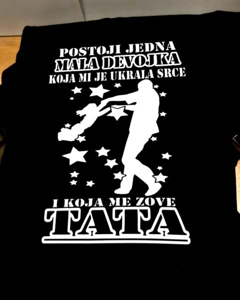 Postoji jedna mala devojka (crna) – Majica sa štampom