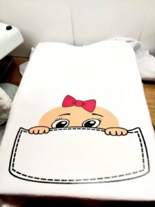 Beba u dzepu :) devojcica