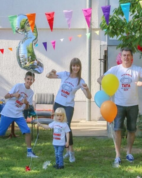Ovako izgleda najbolja mama tata bata rodjendanko – Majica sa štampom
