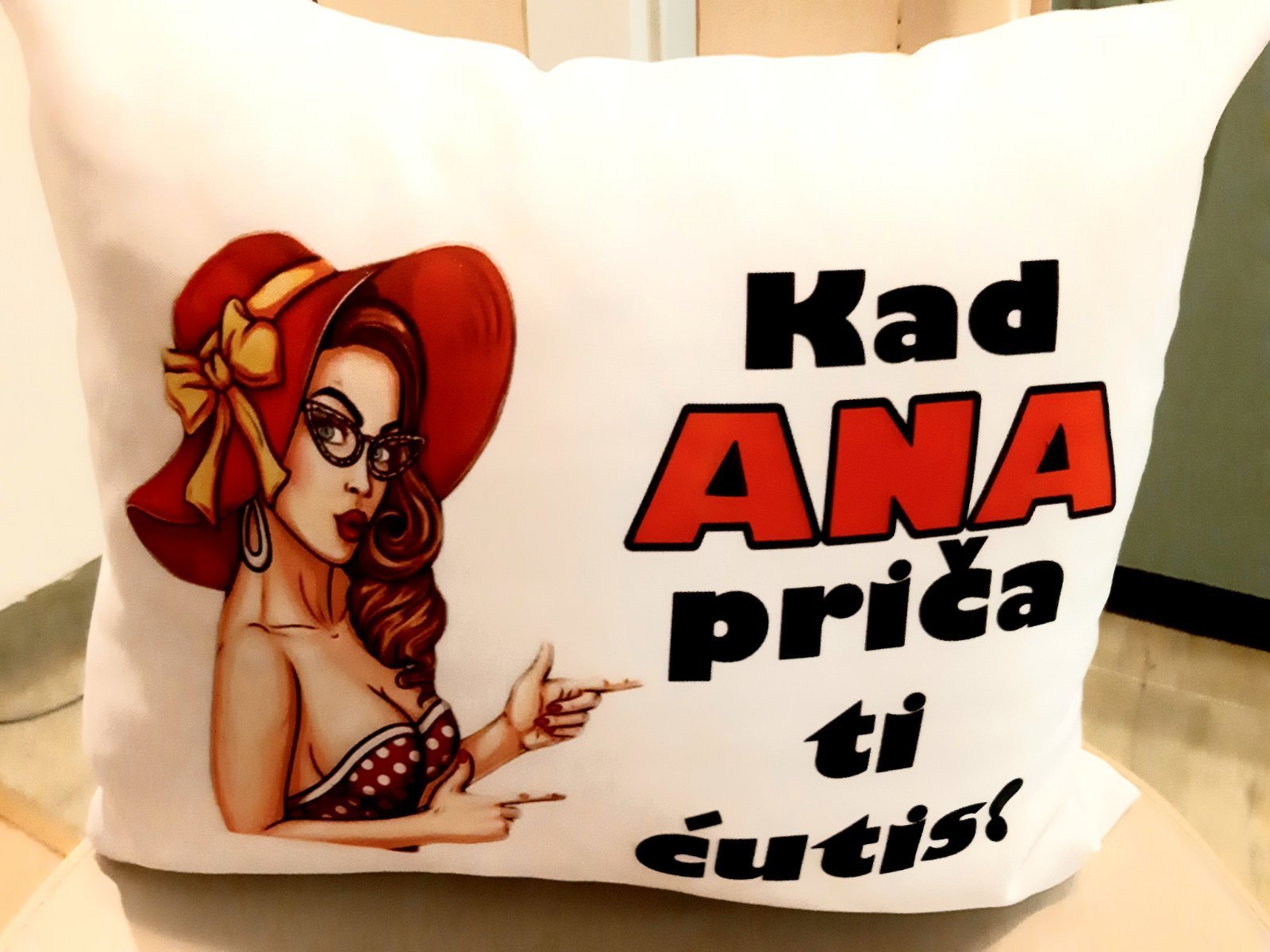 Kad Ana prica ti cutis - Jastuk