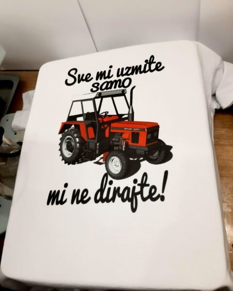 Traktor mi ne dirajte :) – Majica sa štampom – boja: bela