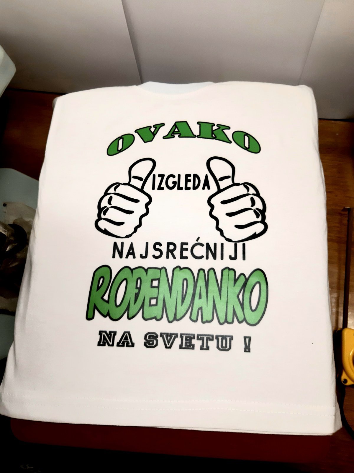 IMG-ada5b5e99c44940555c72688fdf39282-V.jpg Rodjendanko - zelena - Слика 1