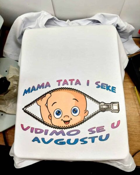 Mama tata i seke vidimo se u avgustu – Majica sa štampom