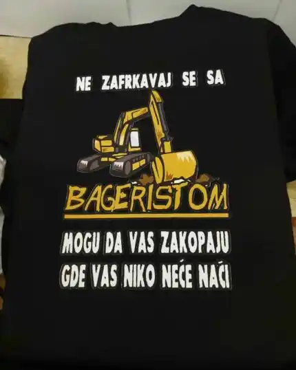 Ne zafrkavaj se sa bageristom :)