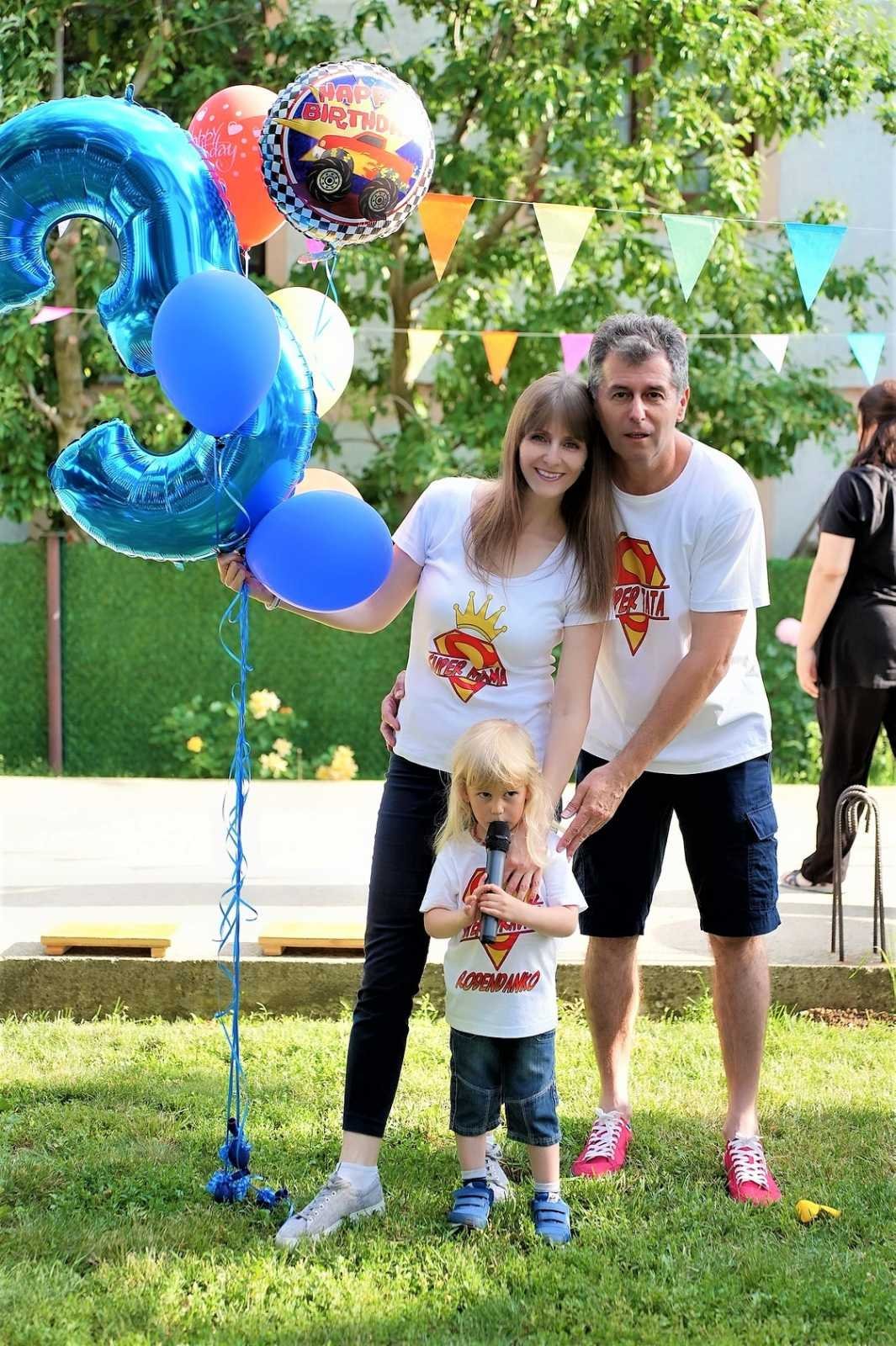 IMG-f91c48bfb64717fe028101c1be27057d-V.jpg Super porodica :) - Слика 1