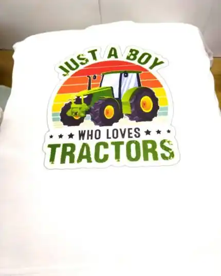 Decak koji voli traktore :)