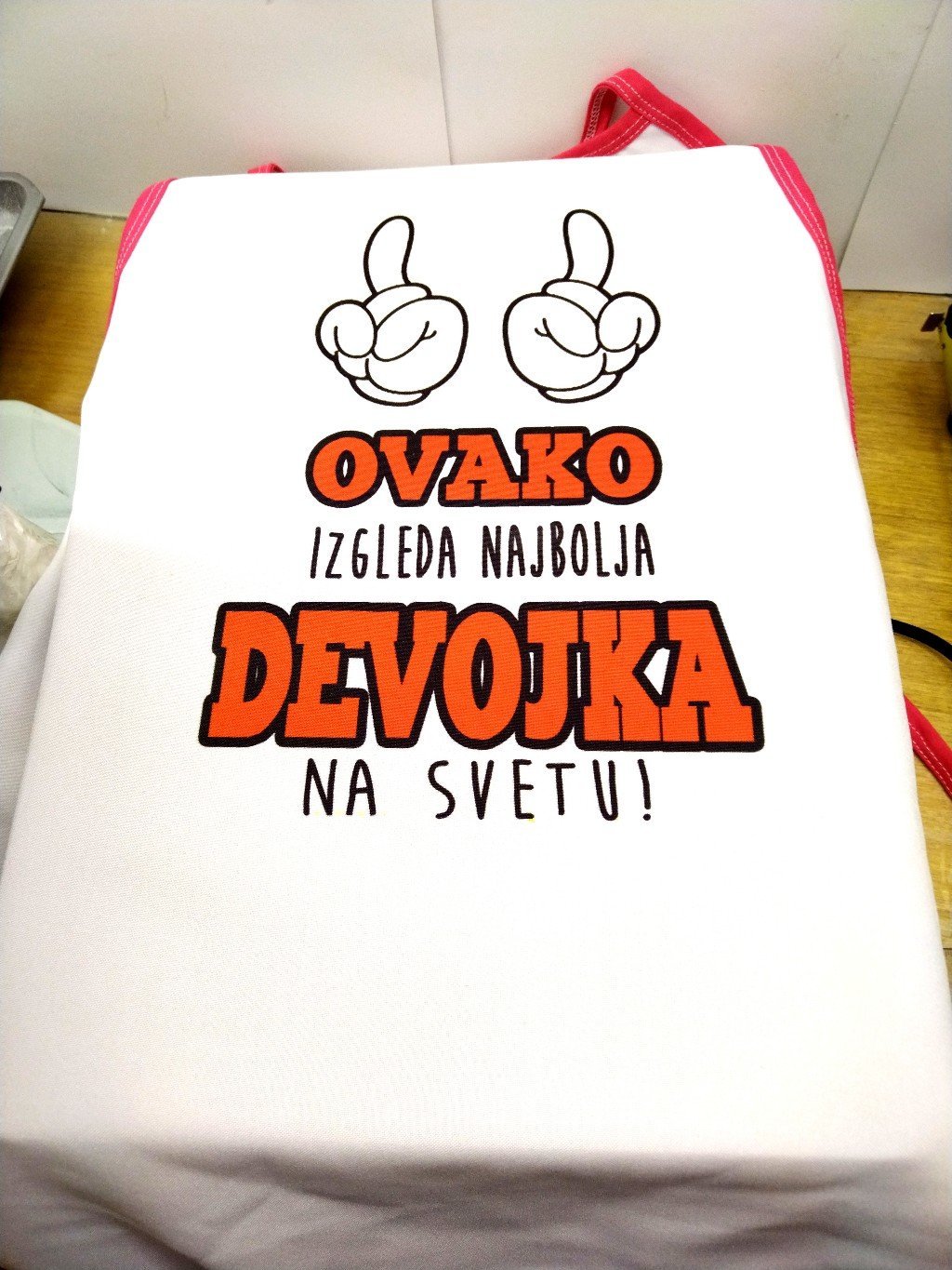 IMG_20220620_232520_edit_169266816488761_copy_1024x1365.jpg Ovako izgleda najbolja devojka - Kecelja - Слика 1