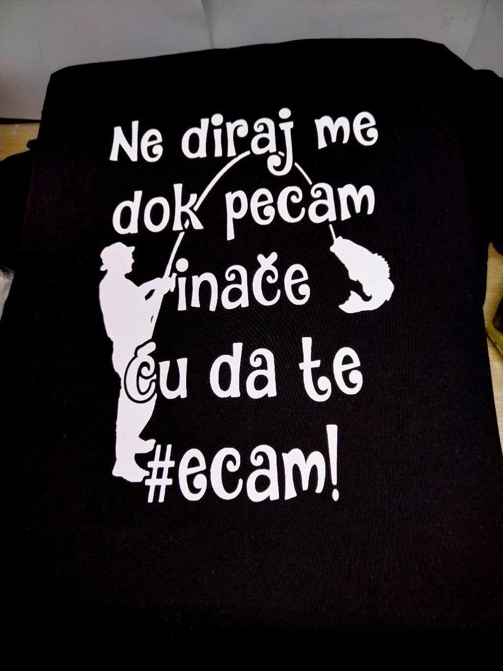 IMG_20220715_231930_edit_16596933063406_copy_1024x1365.jpg Ne diraj me dok pecam crna - Слика 1