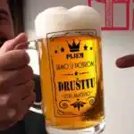 Krigla sa šaljivim natpisom