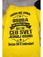 Ceo svet jednoj osobi + 50 rodjendan – Majica sa štampom – boja: žuta
