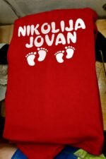Nikolija Jovan – Majica sa štampom – boja: crvena