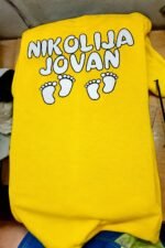 Nikolija Jovan – Majica sa štampom – boja: žuta
