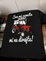 Traktor mi ne dirajte :) – Majica sa štampom – boja: crna