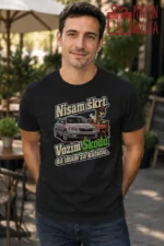 Majica — Nisam škrt. Vozim Škodu da imam za kafanu. – Automoto, boja crna
